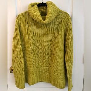 Cozy Banana Republic Chartreuse Sweater L